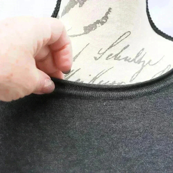 Cable & Gauge Size XL Grey long sleeve sweater top rhinestone heart on front poc - Picture 7 of 14